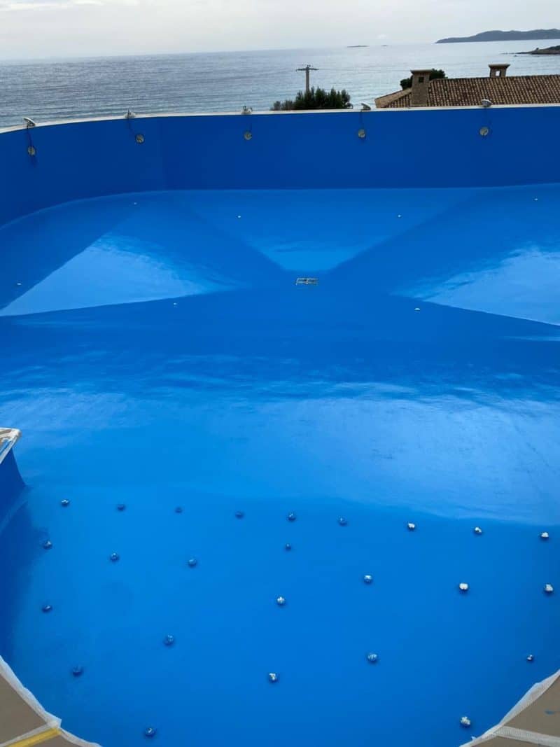 Епоксидна боя за басейни, полиаспартатна, гъвкаво, водонепроницаемо покритие с високо съдържание на твърди вещества и самонивелиращи се свойства, SurfaDur P Pool, NanoPhos